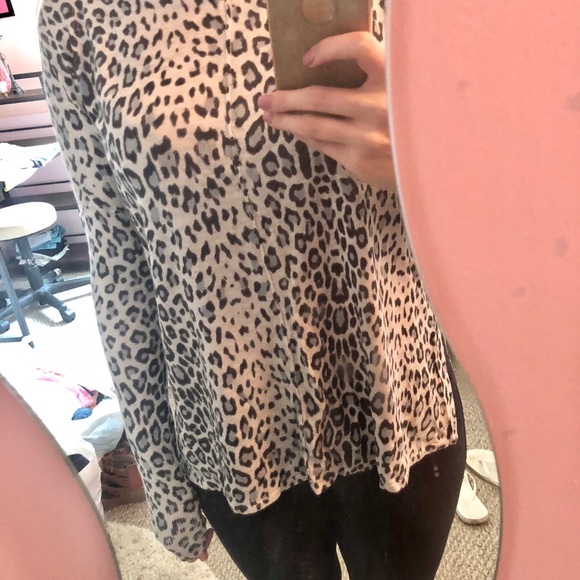 H&M Gray Leopard Print sweater - Picture 3 of 5